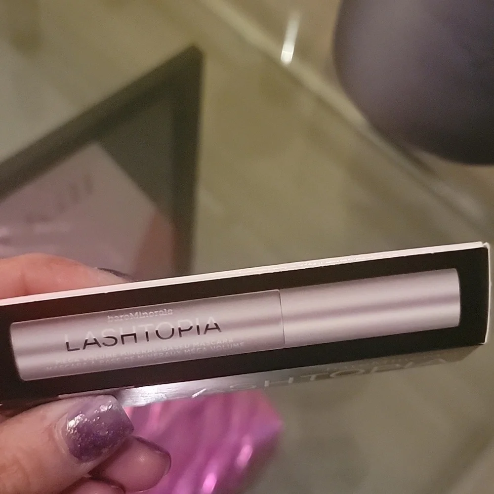Benefit, IT Cosmetics, YSL, & Bareminerals mascara bundle with brand new bag! - Picture 10 of 16